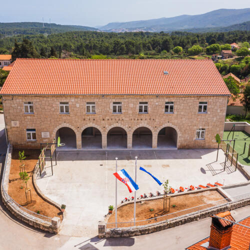 Rekonstrukcija i opremanje podružnice dječjeg vrtića "Sardelice" unutar javne zgrade "Dom Matija Ivanića" u naselju  Vrbanj