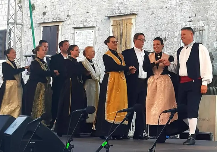 23.09. - Svečani koncert povodom proslave 10. godišnjice osnivanja FOLKLORNOG DRUŠTVA STAROGROJČICA