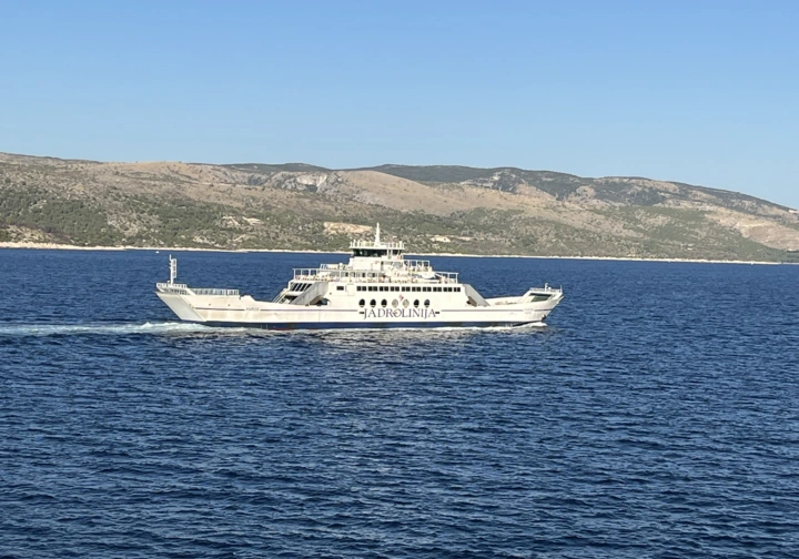 Obavijest o izmjeni polaska trajekta na liniji 635 Split - Stari Grad na dan 27. rujna 2025. 