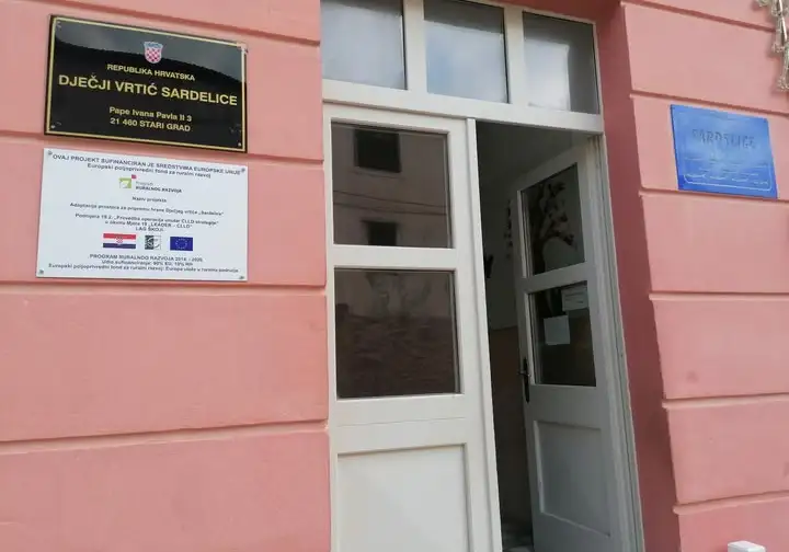 Grad Stari Grad osigurao besplatan parking roditeljima čija djeca pohađaju dječji vrtić Sardelice te zaposlenicima istog!