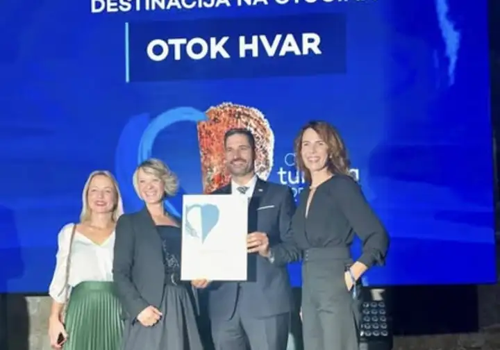 Otok Hvar proglašen je najpoželjnijom destinacijom na otocima!