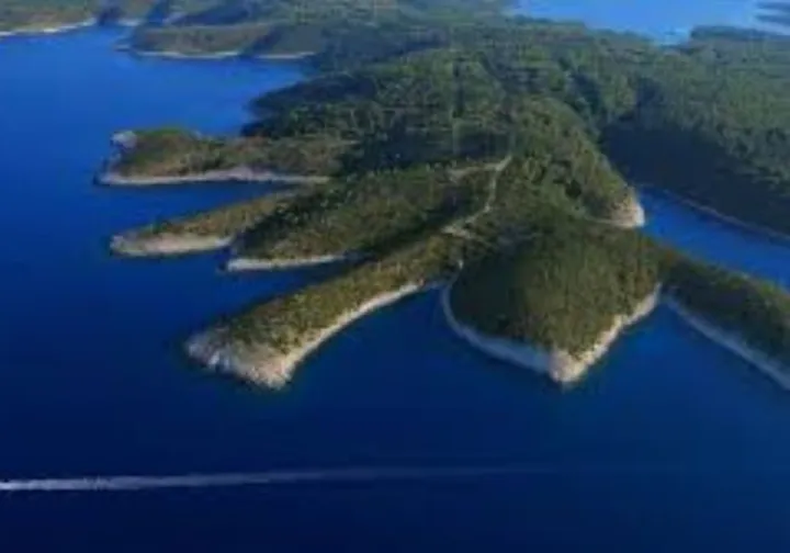 OBAVIJEST O RASPISANOM JAVNOM NATJEČAJU ZA DODJELU DOZVOLA NA POMORSKOM DOBRU NA PODRUČJU  GRADA STAROGA GRADA ZA RAZDOBLJE OD 2026. – 2028. GODINIE 