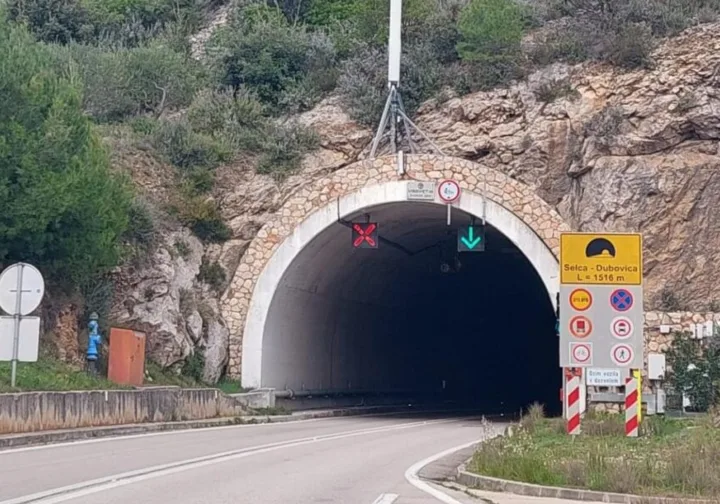 Obavijest o zatvaranju tunela Selca Dubovica na državnoj cesti DC116, o. Hvar