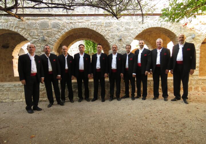 16.07.-  Koncert klape Faroski kantaduri  „Pisme kroz štajune, štajuni kroz pismu”